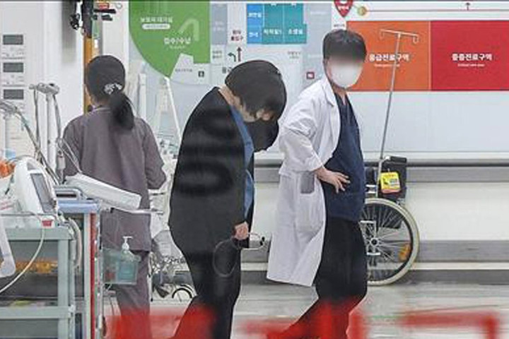 Hàn Quốc ngăn bác sĩ nước ngoài hành nghề không giấy phép