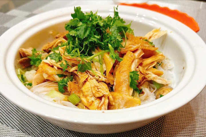 Ba món ăn Việt Nam nằm trong top 100 món trộn ngon nhất thế giới