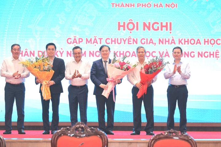 Hà Nội gặp mặt, tri ân, tôn vinh các chuyên gia, nhà khoa học