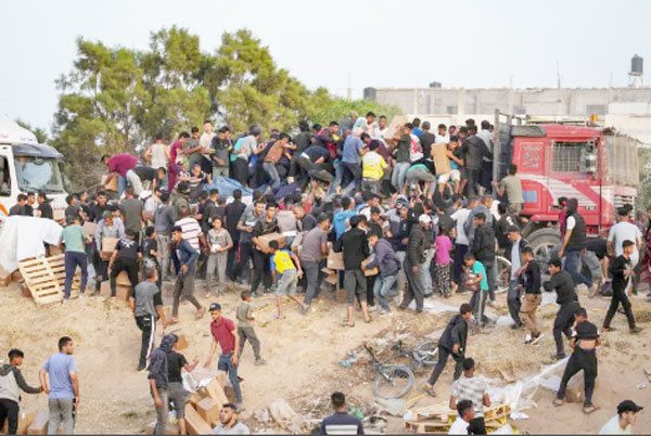 Hàng viện trợ tiếp tục được đưa tới người dân tại Dải Gaza