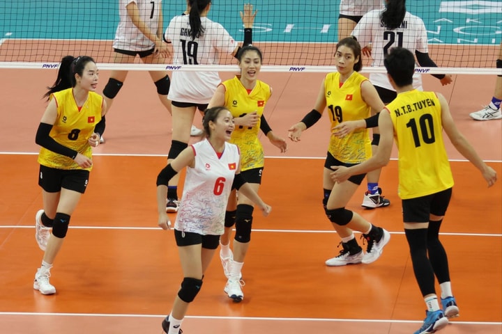 Bóng chuyền nữ Việt Nam lần thứ 2 liên tiếp vô địch AVC Challenge Cup