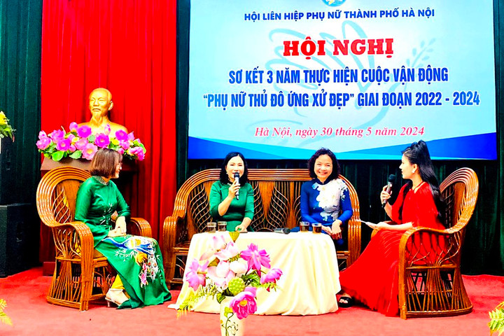 786 mô hình vận động phụ nữ ứng xử đẹp