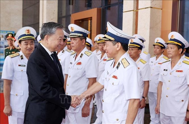 Chủ tịch nước Tô Lâm thăm và làm việc tại Quân chủng Hải quân