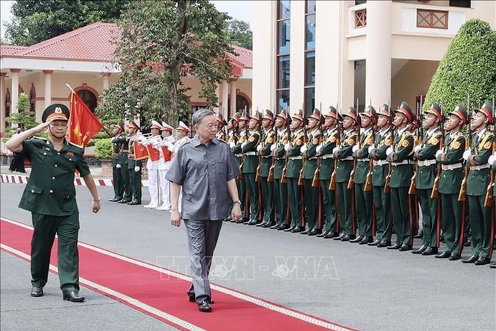 Chủ tịch nước Tô Lâm thăm và làm việc tại Lữ đoàn Công binh 25