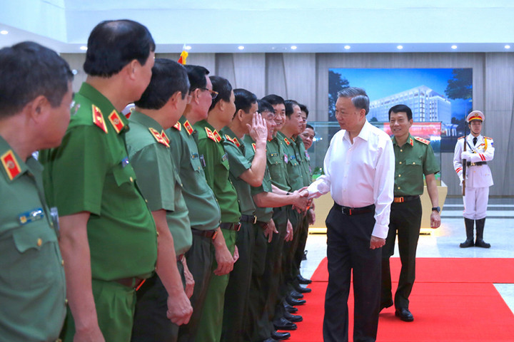 Lực lượng Công an nhân dân củng cố vững chắc môi trường an ninh an toàn, thuận lợi