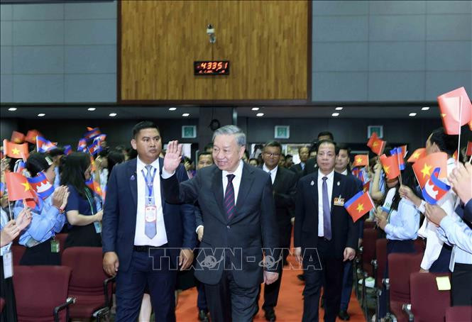 Chủ tịch nước Tô Lâm thăm Đại học Tổng hợp Hoàng gia Phnom Penh