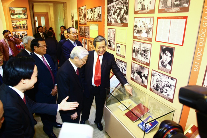 Tổng Bí thư Nguyễn Phú Trọng và những kỷ niệm với Trường Đại học Khoa học xã hội và Nhân văn