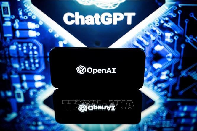 OpenAI lo ngại người dùng nảy sinh tình cảm với ChatGPT