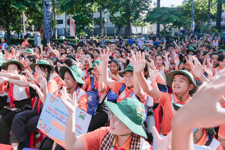 Gần 200 thiếu nhi Việt Nam - Lào - Campuchia tham gia liên hoan "Vòng tay bạn bè"