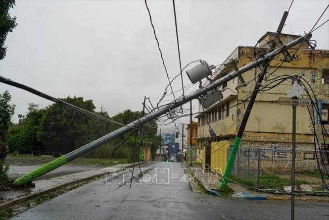 Hàng trăm nghìn người Puerto Rico thiếu điện, nước do bão Ernesto