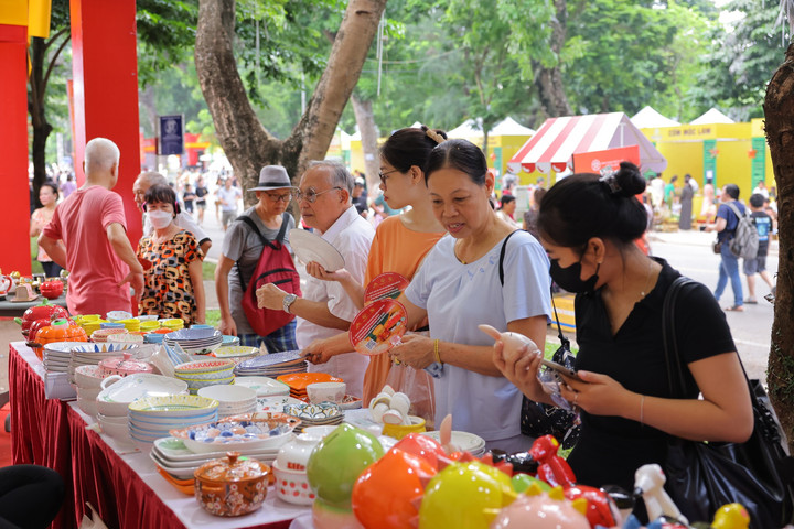 Lễ hội quà tặng du lịch Hà Nội thu hút 20.000 người, định vị thương hiệu du lịch Thủ đô