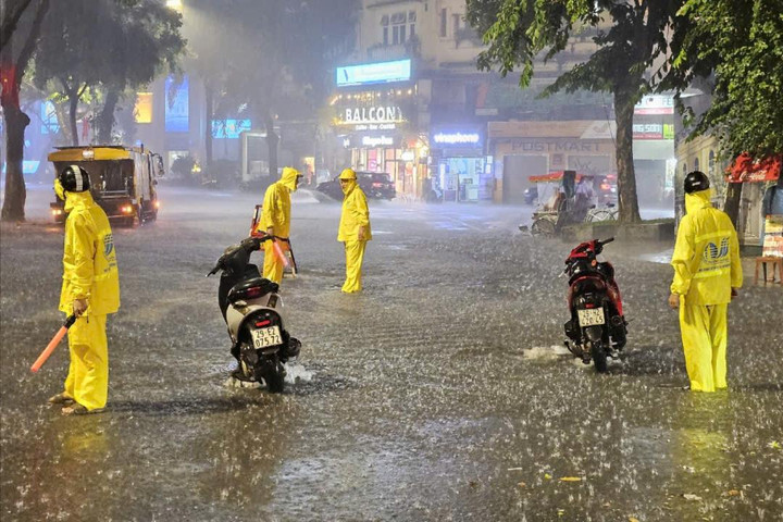 Trực thoát nước 24/24h chủ động ứng phó với bão số 3