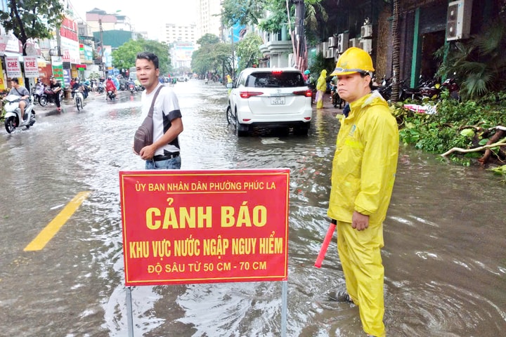 Đường 70 ngập sâu, Sở Giao thông Vận tải Hà Nội hạn chế phương tiện lưu thông