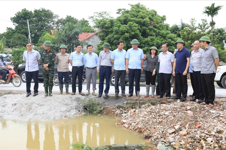 Khẩn trương hỗ trợ người dân khôi phục sản xuất, kinh doanh sau mưa lũ