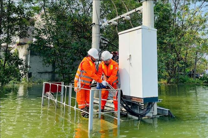 Hà Nội: Một số khu vực ngập sâu của 3 huyện chưa bảo đảm an toàn cấp điện