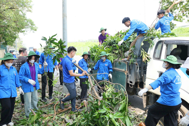 Hoàng Mai: Hơn 1.500 lượt đoàn viên, thanh niên tham gia tổng vệ sinh môi