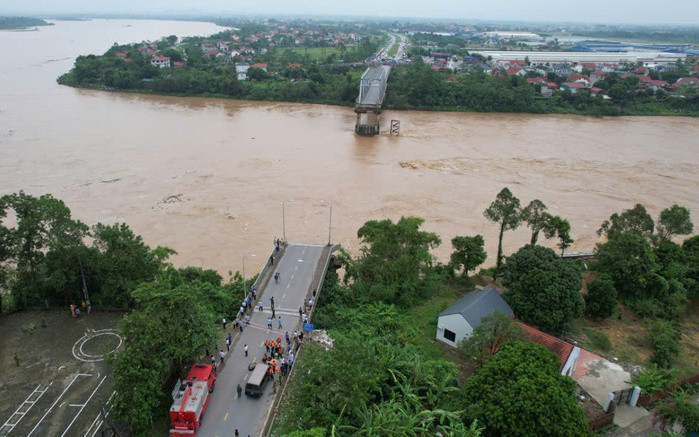 Thủ tướng chỉ đạo khẩn trương xây dựng cầu Phong Châu mới