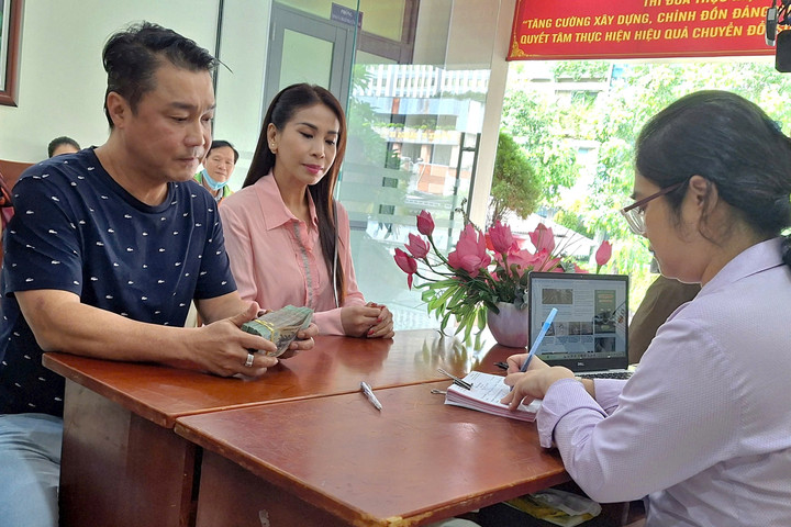 TP Hồ Chí Minh: Văn nghệ sĩ, kiều bào ủng hộ các tỉnh phía Bắc