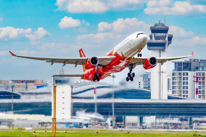 Vietjet mở bán sớm 2,6 triệu vé Tết Nguyên đán 2025, giá chỉ từ 890.000 đồng