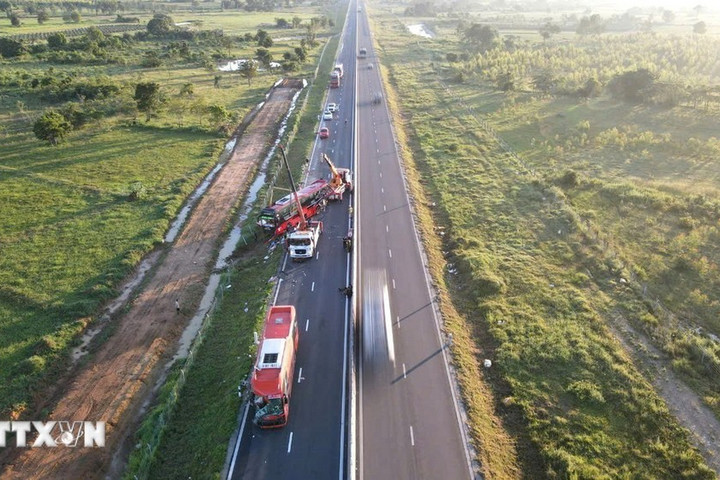 Tai nạn giữa hai xe khách trên cao tốc Vĩnh Hảo - Phan Thiết, 2 người tử vong