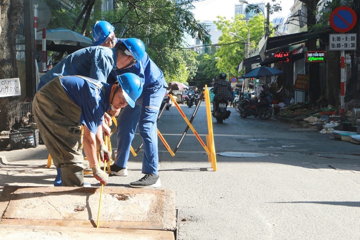 Ngầm hóa cáp viễn thông để an toàn trước thiên tai: "Bài toán" đẩy nhanh tiến độ