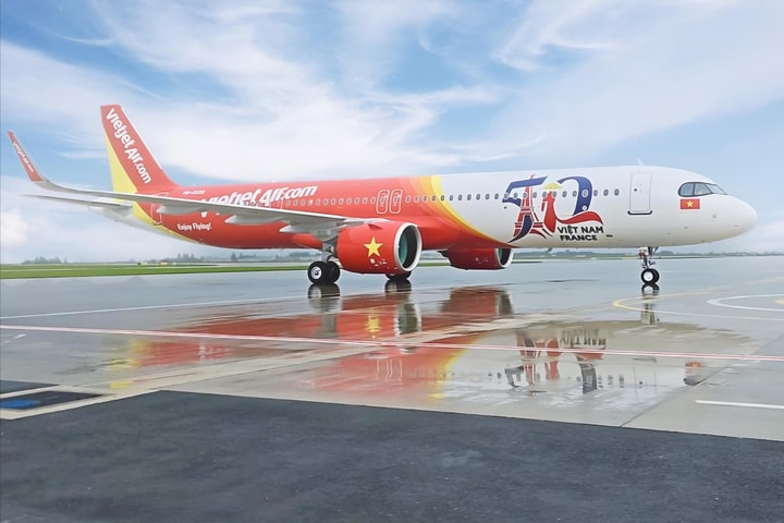 Airbus và Vietjet bàn giao tàu bay mới mang hình ảnh kỷ niệm 50 năm quan hệ ngoại giao Việt Nam - Pháp