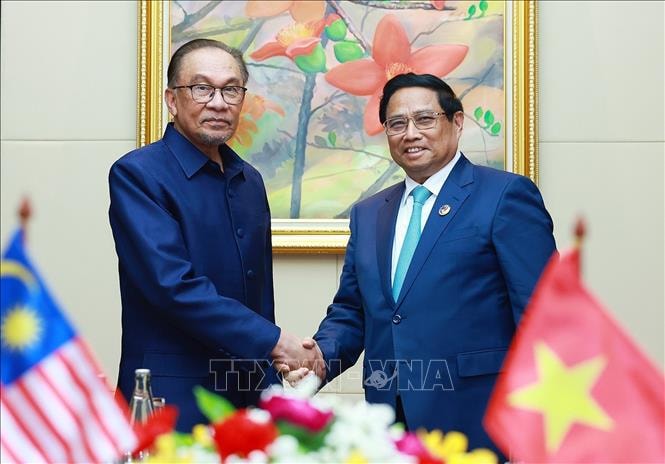 Hội nghị Cấp cao ASEAN: Thủ tướng Phạm Minh Chính hội kiến Thủ tướng Malaysia Anwar Ibrahim