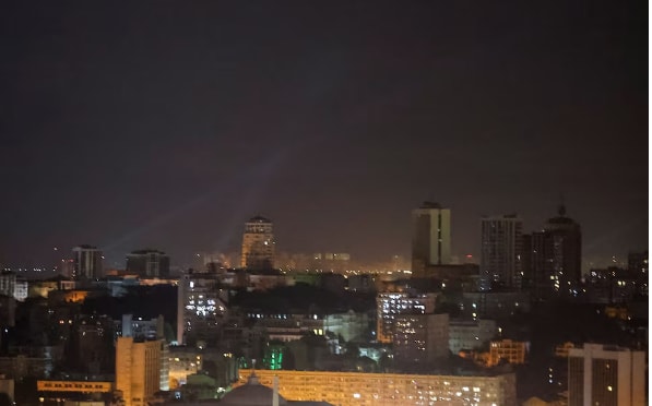 Quốc hội Ukraine chấp thuận đợt tăng thuế thời chiến đầu tiên