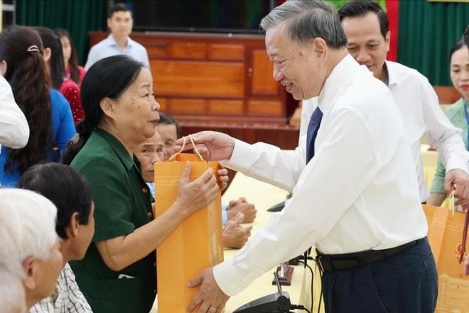 Tổng Bí thư, Chủ tịch nước Tô Lâm tri ân người có công và hỗ trợ người nghèo tỉnh Quảng Trị