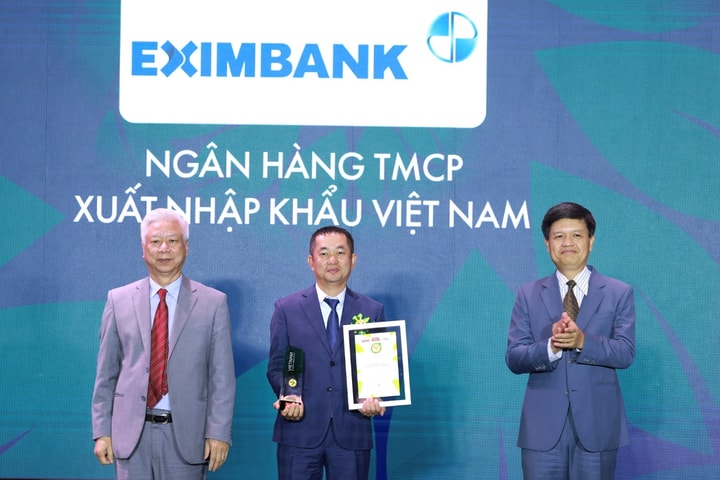 Eximbank nhận giải thưởng Thương hiệu mạnh Việt Nam 2024