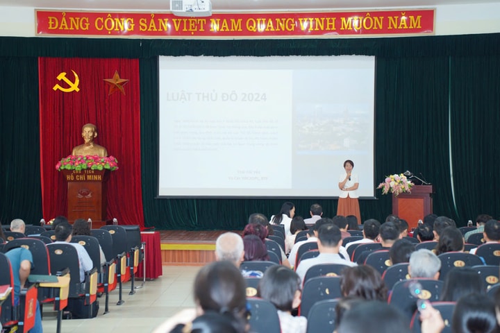 Hà Nội: Tập huấn công tác tuyên truyền Luật Thủ đô 2024 cho hơn 300 phóng viên, biên tập viên