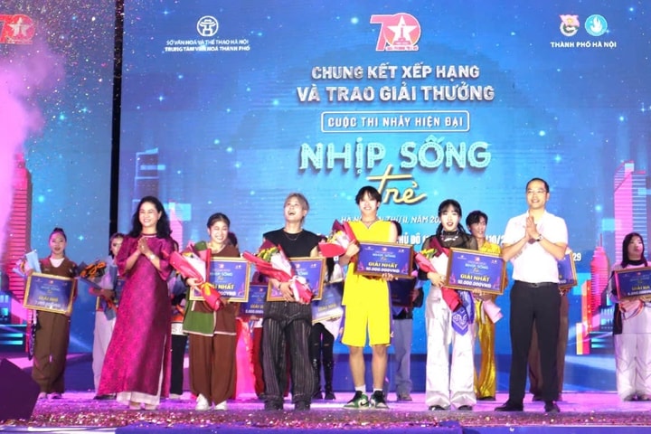 4 đội giành giải Nhất cuộc thi nhảy hiện đại “Nhịp sống trẻ”- Hà Nội lần thứ II