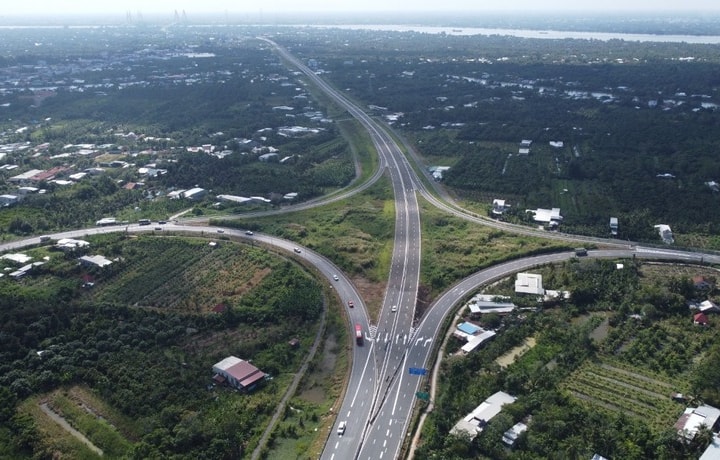 Tháo gỡ khó khăn để hết năm 2025 cơ bản hoàn thành 600km đường cao tốc vùng Đồng bằng sông Cửu Long