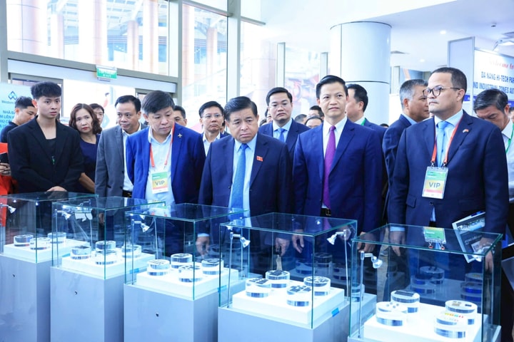 Nhiều hãng công nghệ lớn tham gia triển lãm SEMIExpo Viet Nam 2024