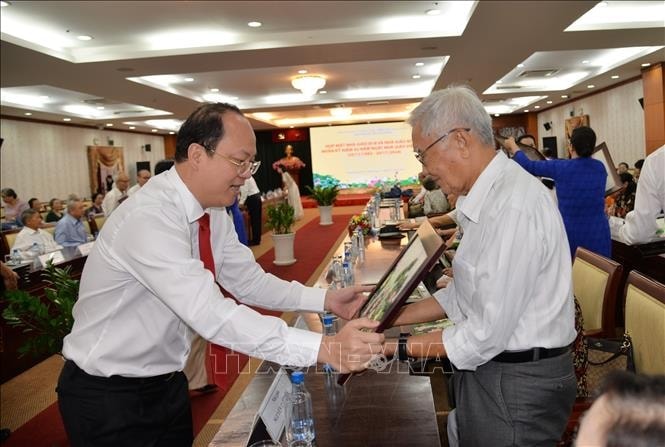 TP Hồ Chí Minh: Tri ân những đóng góp của các nhà giáo đi B và nhà giáo nội đô
