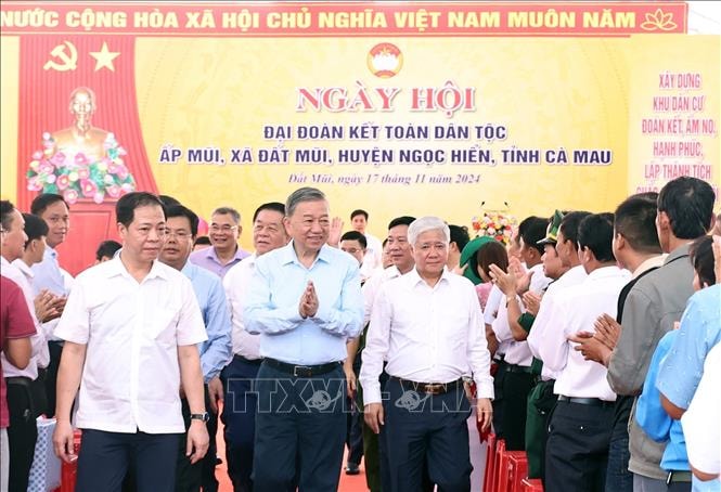 Tổng Bí thư Tô Lâm dự Ngày hội Đại đoàn kết toàn dân tộc tại ấp Mũi, xã Đất Mũi (Cà Mau)