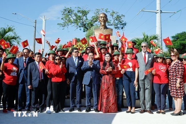 Khánh thành tôn tạo Tượng đài Chủ tịch Hồ Chí Minh ở thủ đô của Dominicana