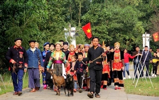 Trải nghiệm chợ vùng cao đón Tết tại Làng văn hóa