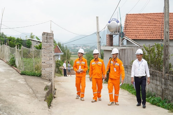 Thúc đẩy thanh toán không dùng tiền mặt cho các dịch vụ điện