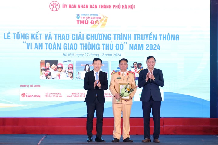 Hà Nội trao giải truyền thông "Vì an toàn giao thông Thủ đô" năm 2024