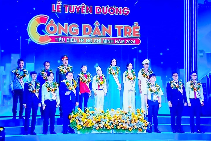 Tuyên dương 14 công dân trẻ tiêu biểu thành phố Hồ Chí Minh