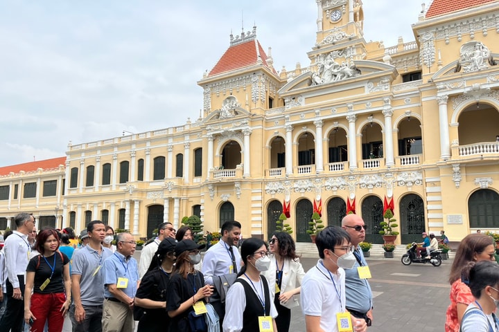 Tạm ngưng tour tham quan trụ sở HĐND - UBND TP Hồ Chí Minh để sửa chữa, cải tạo