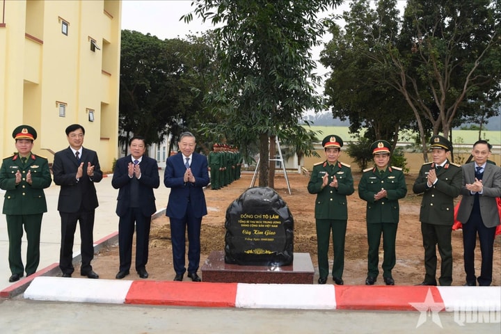 Tổng Bí thư Tô Lâm thăm và làm việc tại Lữ đoàn tên lửa 490, Binh chủng Pháo binh