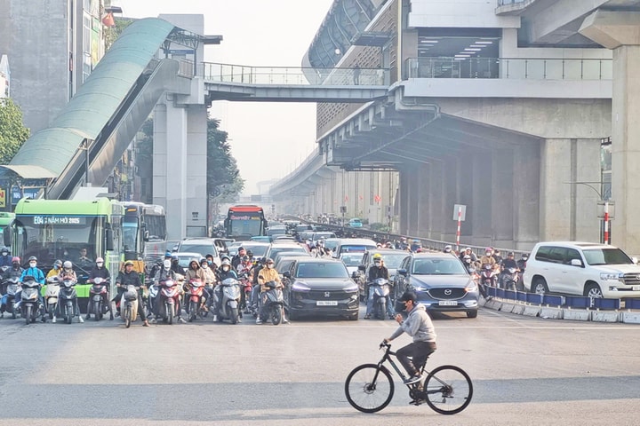 Chuyển biến tích cực trong trật tự an toàn giao thông tại Hà Nội 