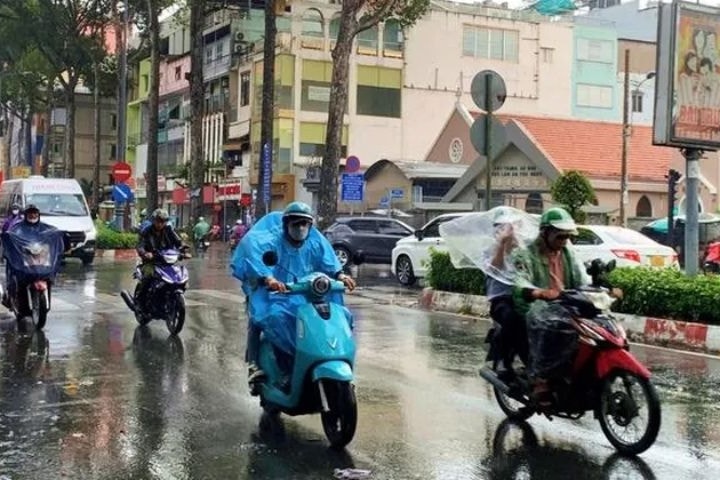 Thành phố Hồ Chí Minh xuất hiện mưa trái mùa lớn nhất hơn 40 năm