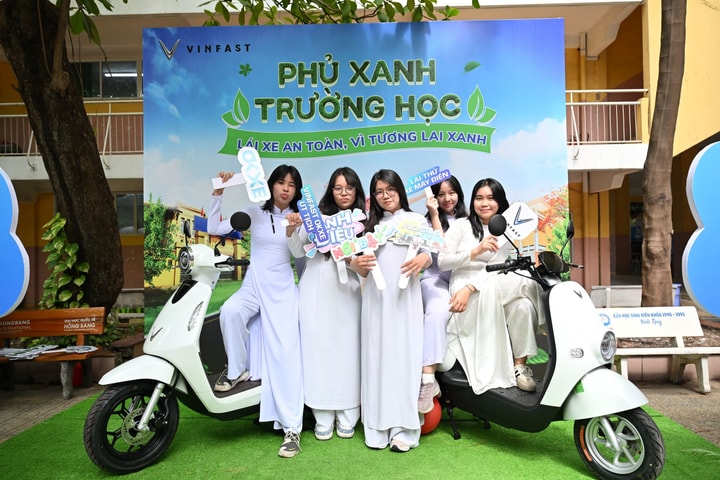 “Phủ xanh trường học” - mong ước về một tương lai đường phố không còn khói bụi