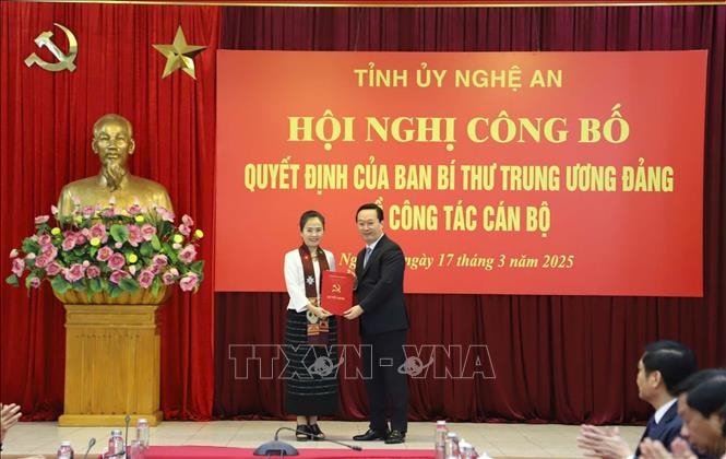 Bà Võ Thị Minh Sinh giữ chức Phó Bí thư Tỉnh ủy Nghệ An