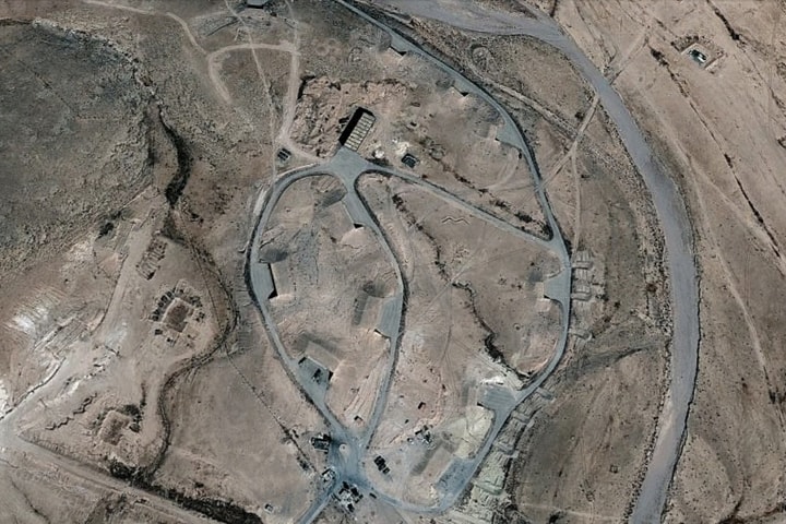 Israel tiếp tục tấn công căn cứ không quân của Syria