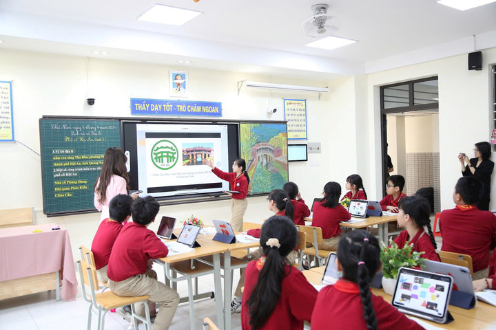 Hà Nội triển khai giáo dục trí tuệ nhân tạo từ lớp 1 đến lớp 12
