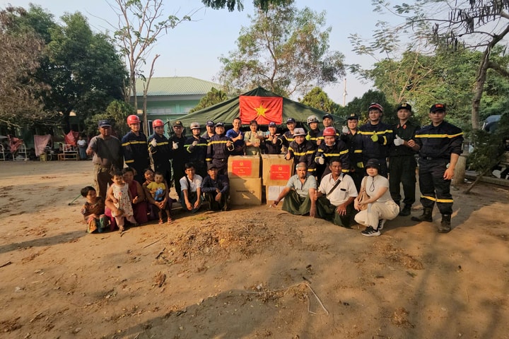 Công an Việt Nam hỗ trợ y tế người dân vùng động đất ở Myanmar
